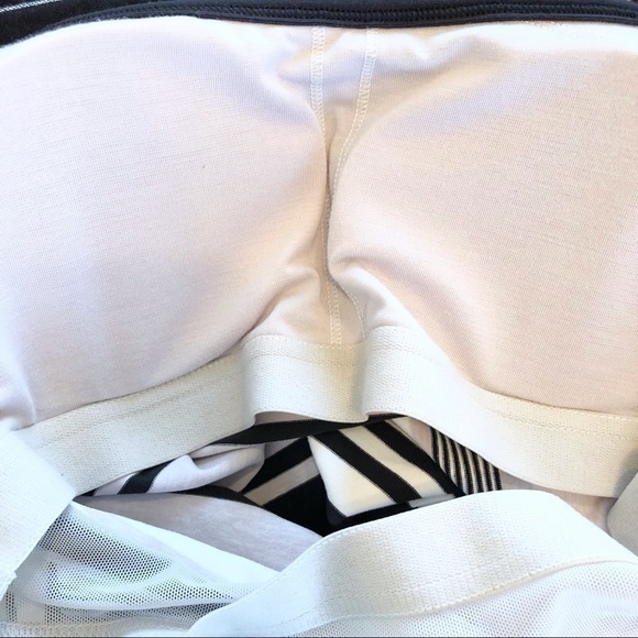 Lululemon Striped Black/White/Beige, Racerback Tank Top, Size 4 - Picture 3 of 6